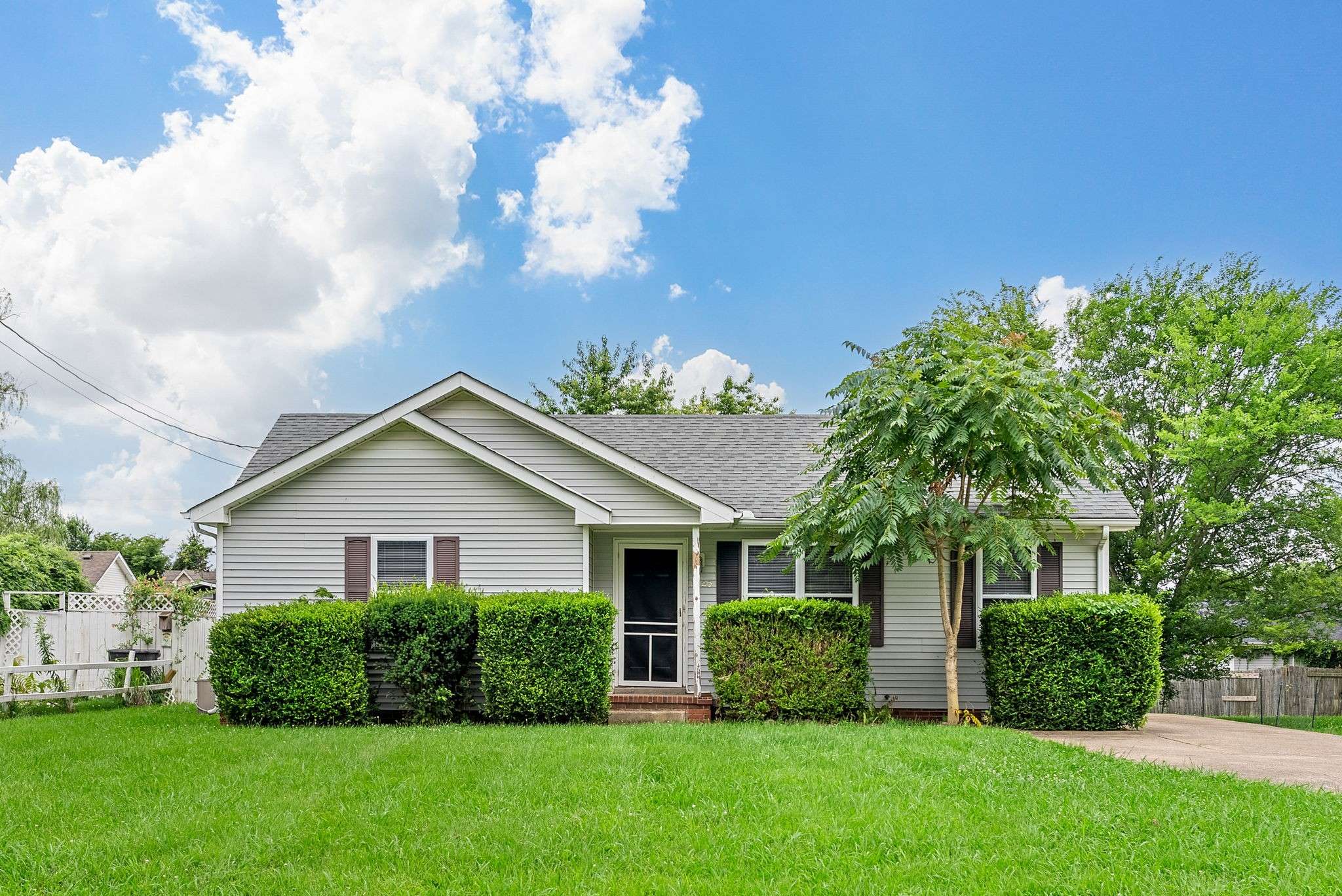 1323 Hugh Hunter, Oak Grove, KY 42262