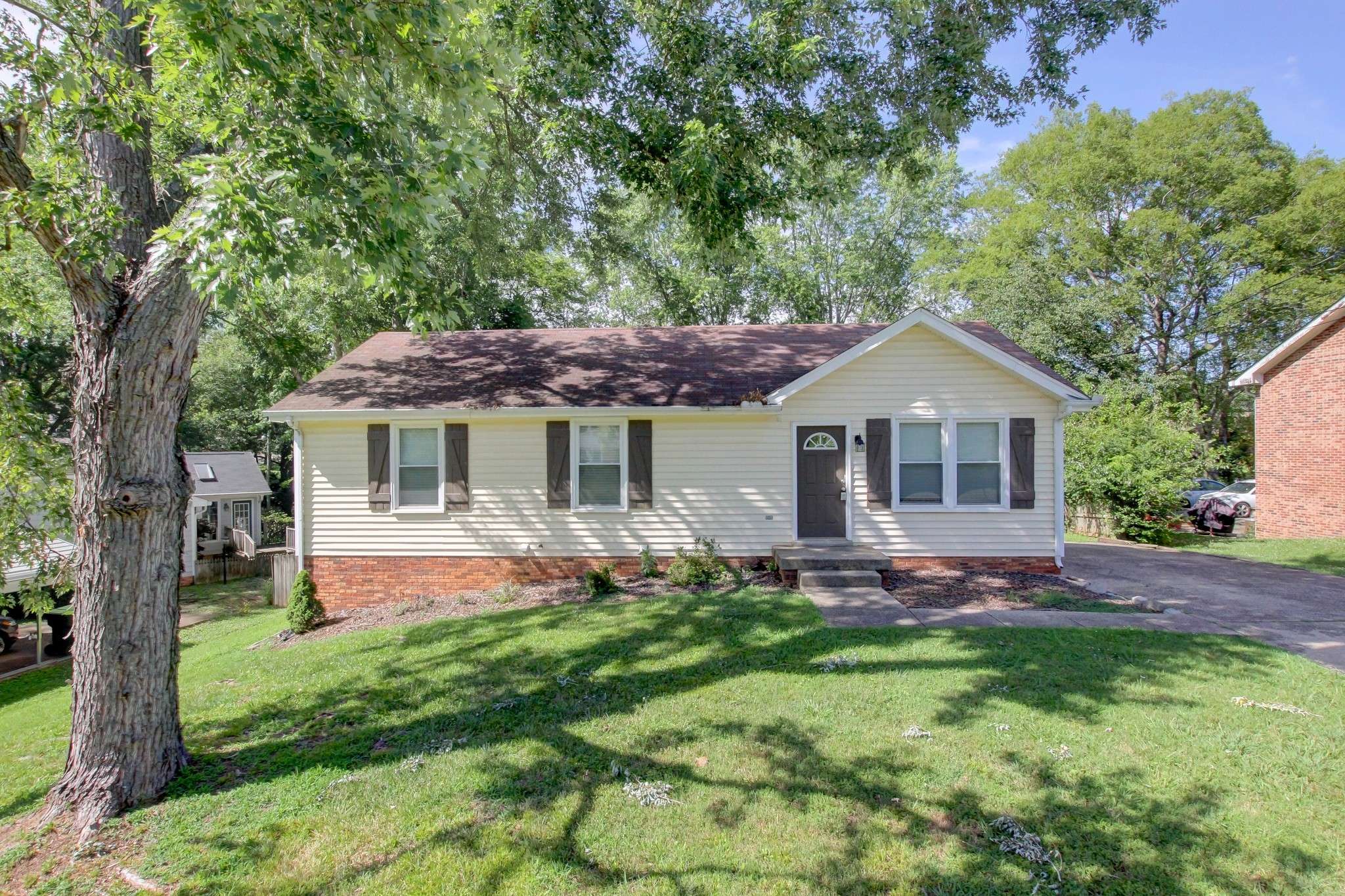303 Grassland Dr,  Clarksville,  TN 37043