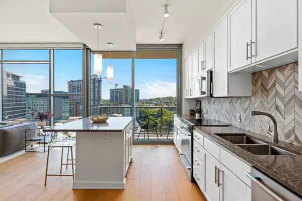 1212 Laurel St #811, Nashville, TN 37203
