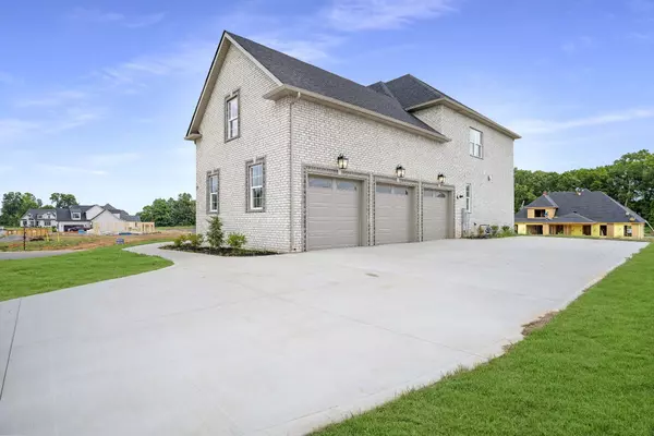 Clarksville, TN 37043,851 Shady Bluff Trail