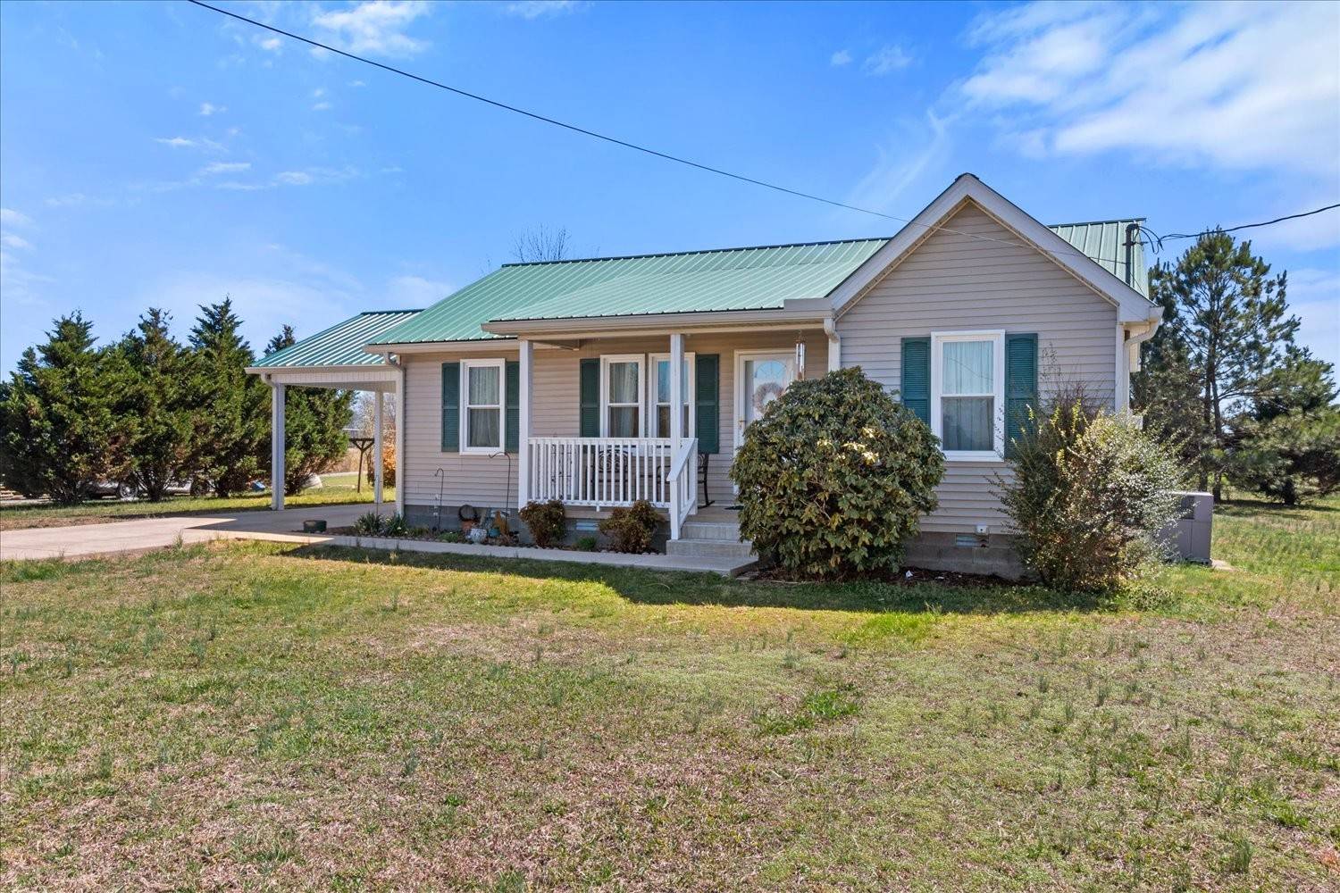 202 Hurst Rd, Hohenwald, TN 38462