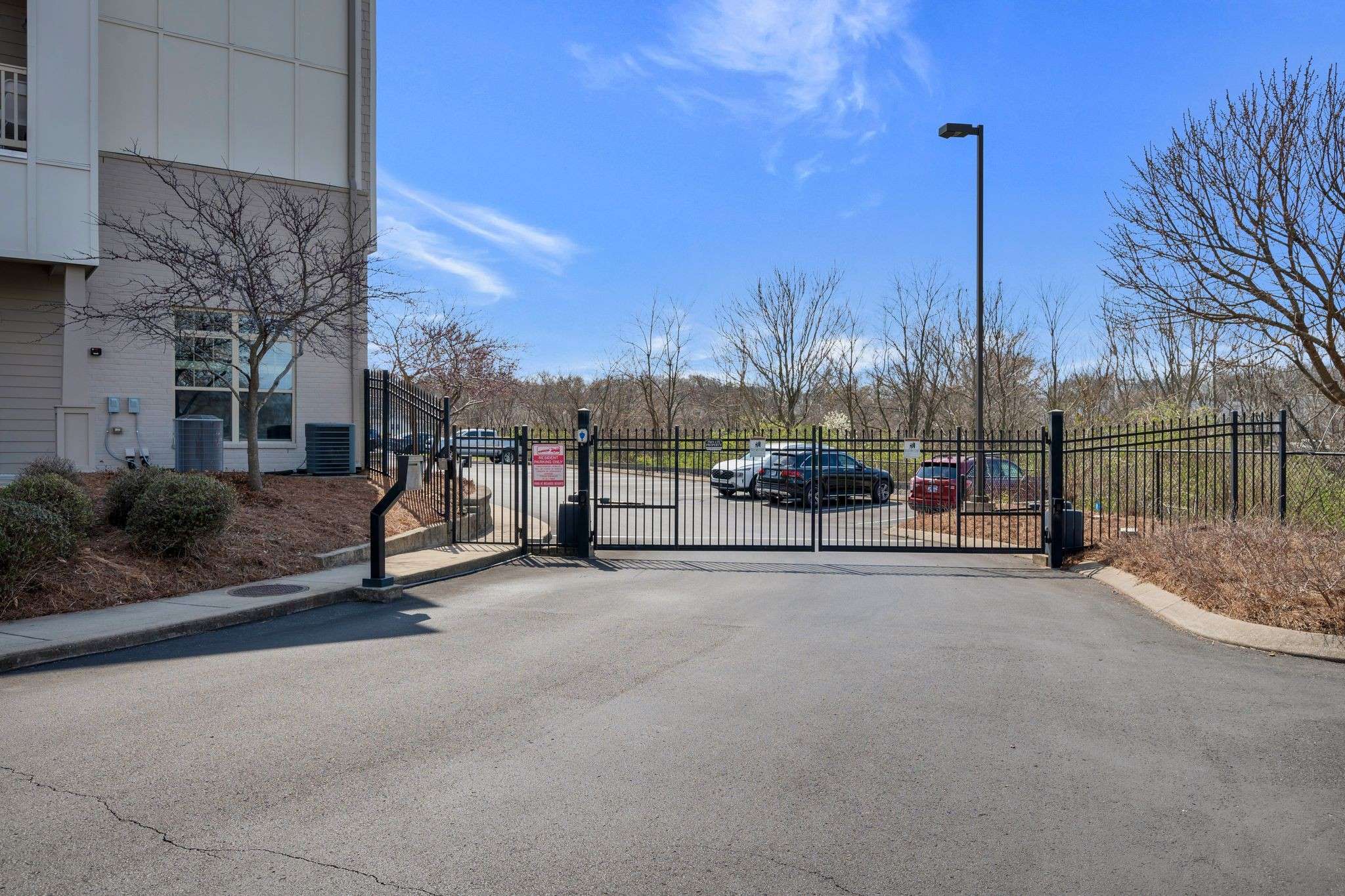 Nashville, TN 37211,2197 Nolensville Pike #208