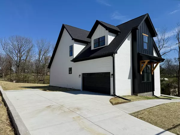 Hendersonville, TN 37075,120 Forest Retreat Rd
