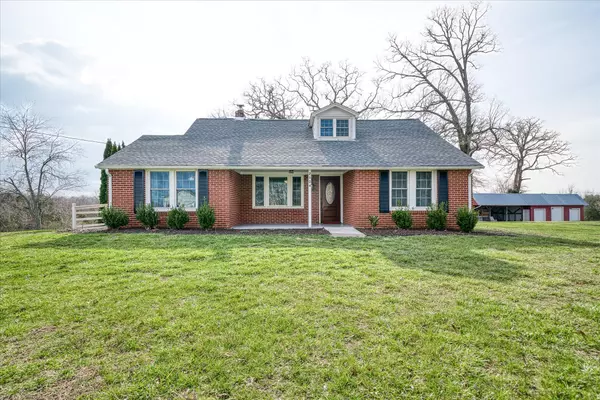 2504 Almyra Rd, Sparta, TN 38583