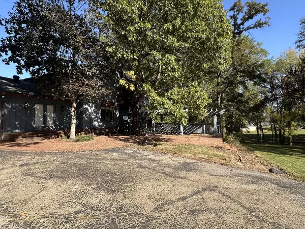 Mcminnville, TN 37110,181 Lakeview Trl