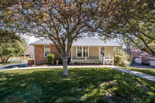 6004 Hawkdale Dr, Nashville, TN 37211