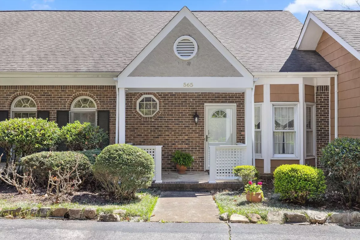 Chattanooga, TN 37409,565 Winterview Lane