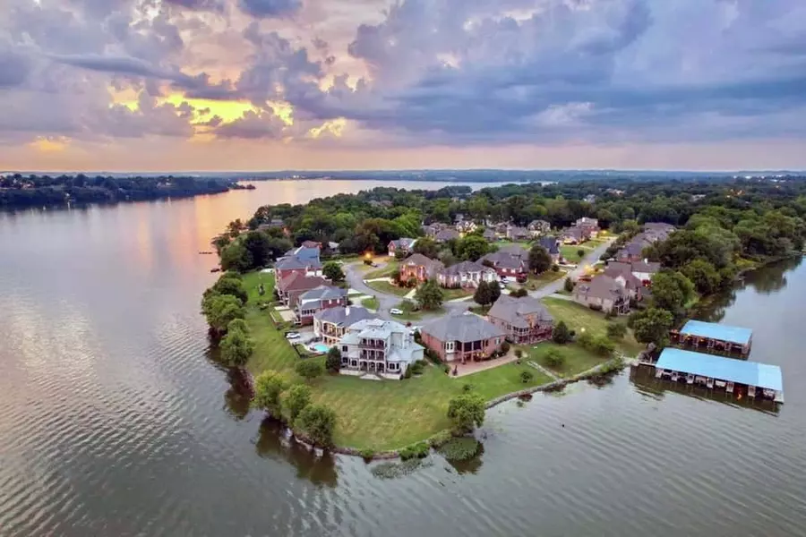 116 Lake Harbor Dr, Hendersonville, TN 37075