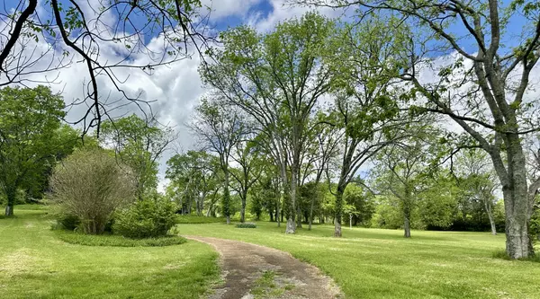 6001 Hillsboro Pike, Nashville, TN 37215