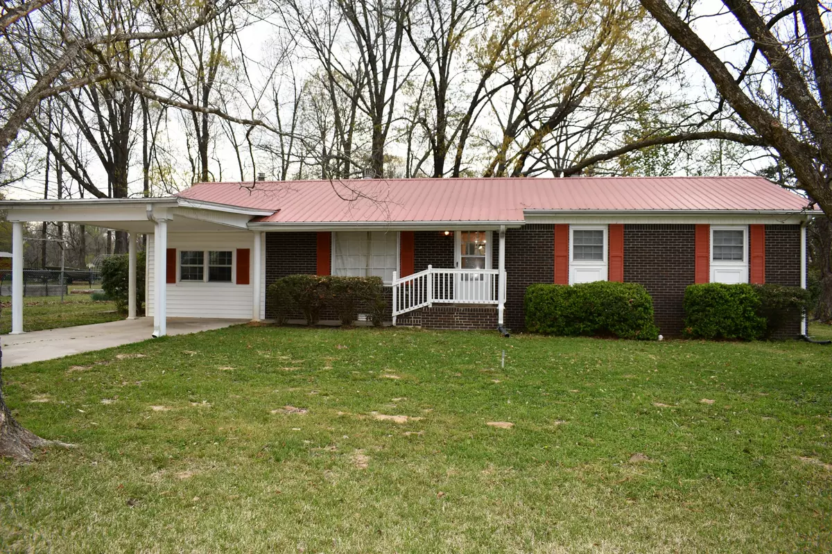 Bolivar, TN 38008,1012 Lake St