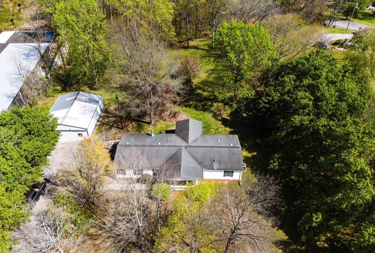 1818 31w hwy, White House, TN 37188