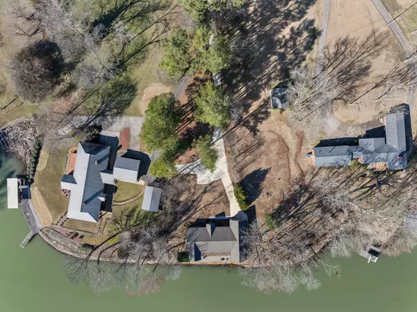 Florence, AL 35634,680 Shore Dr #N