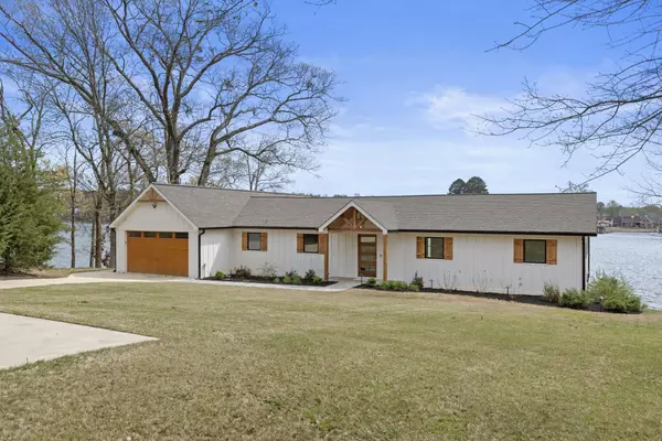 Florence, AL 35634,680 Shore Dr #N