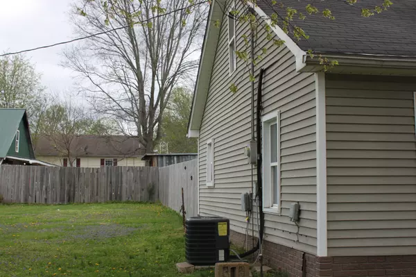 Lafayette, TN 37083,703 Maple St