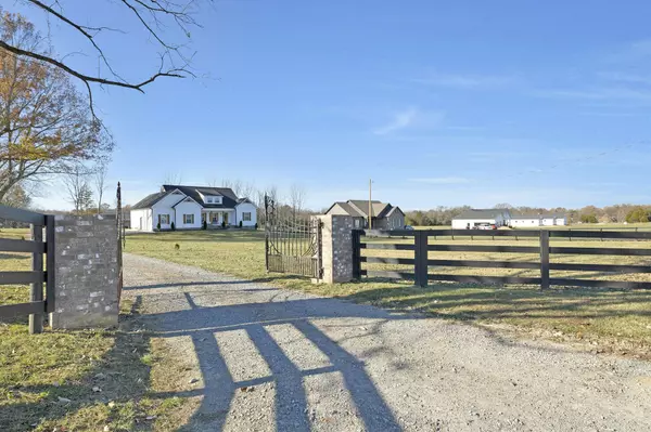 384 Adams Rd, Shelbyville, TN 37160