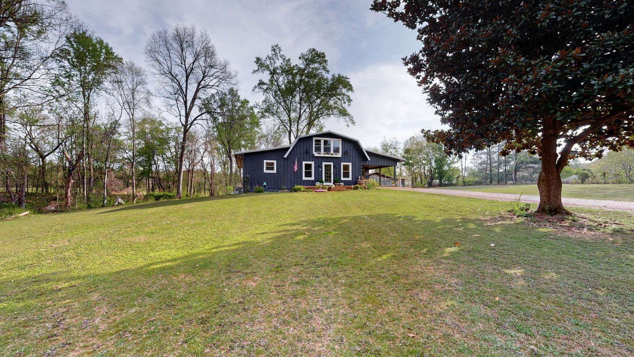 Chapmansboro, TN 37035,1320 Porter Morris Rd