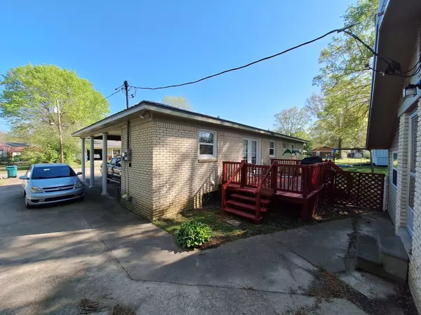 Huntingdon, TN 38344,284 Jones St