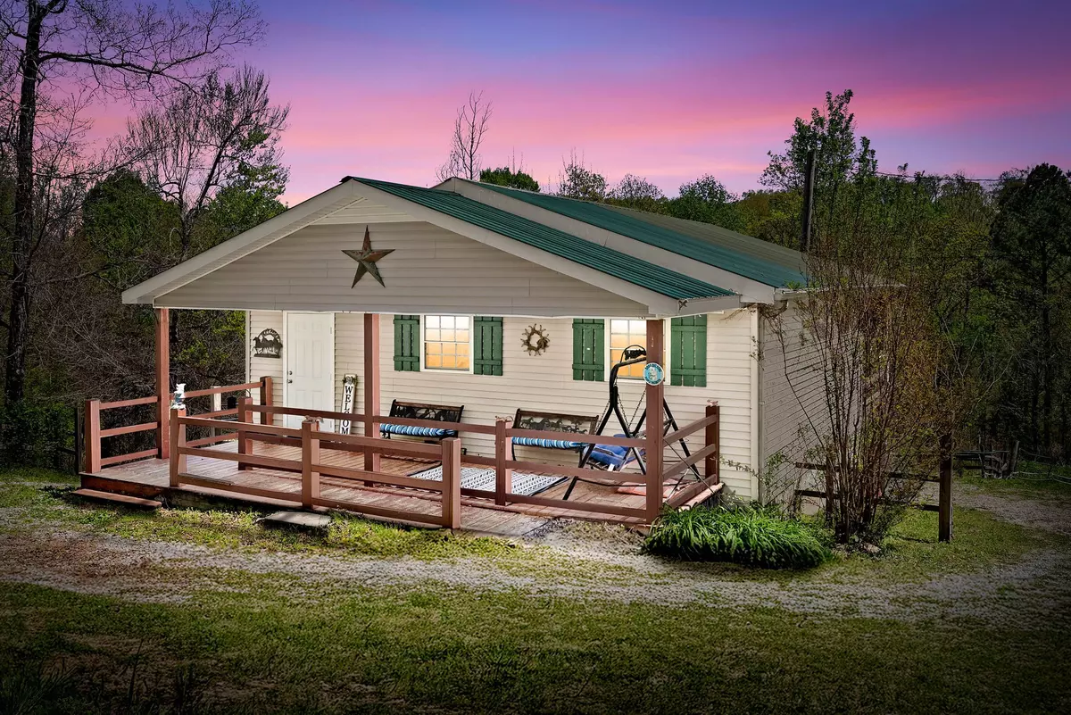 Stewart, TN 37175,461 Leatherwood Lake Rd