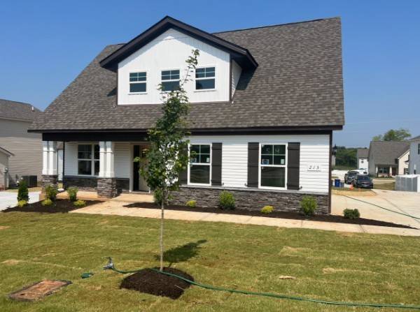 Shelbyville, TN 37160,221 Republic St