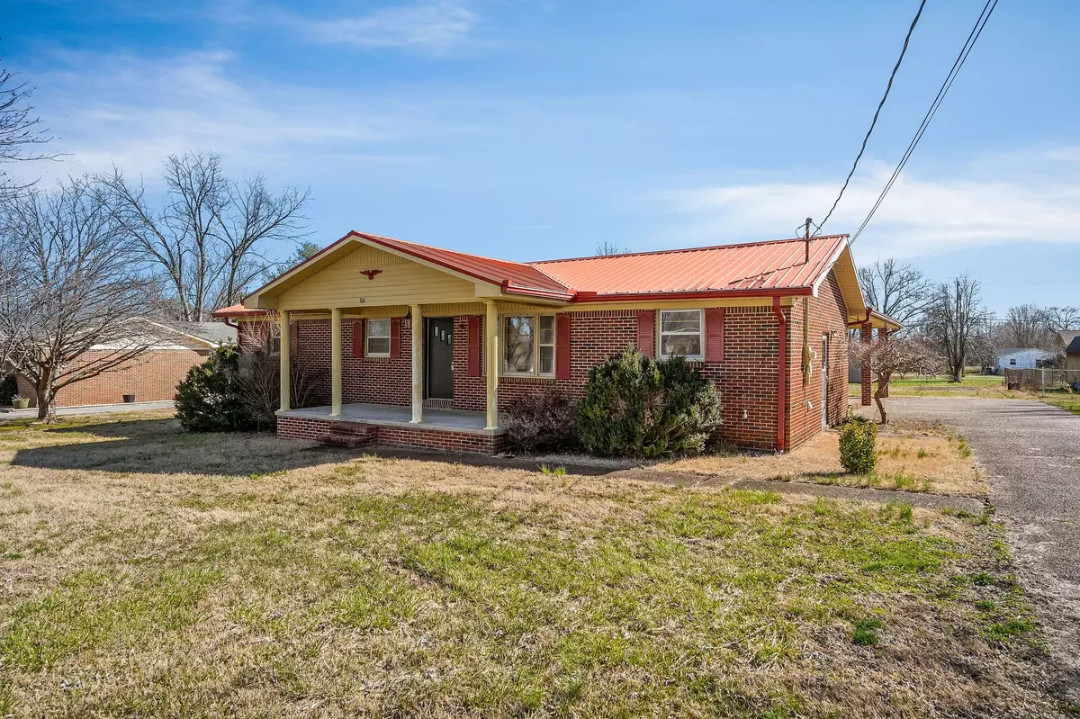 Smithville, TN 37166,814 Luttrell Ave