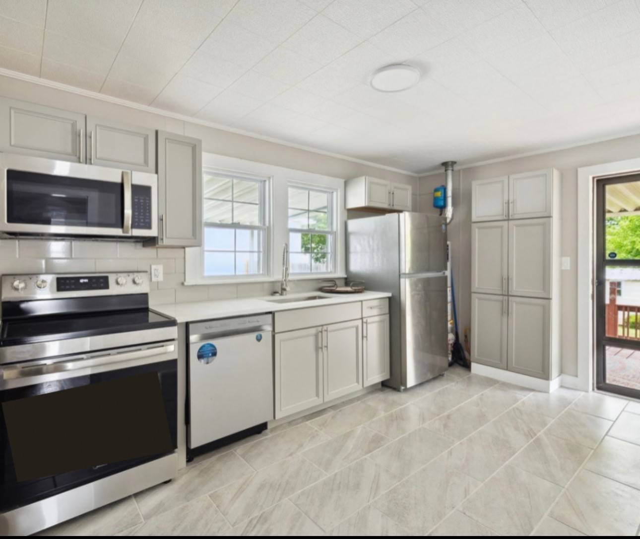 1901 Cherry St, Columbia, TN 38401
