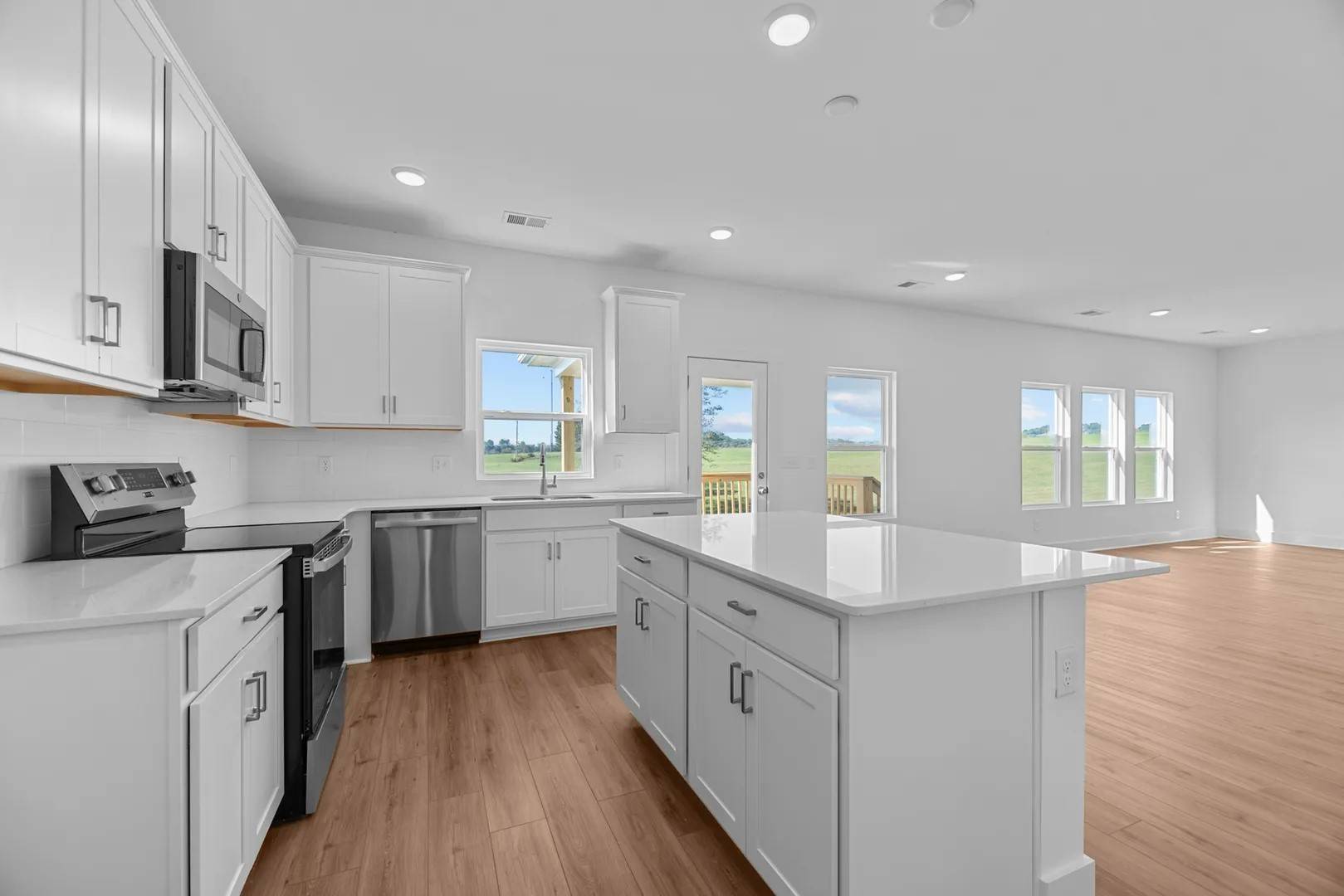 Columbia, TN 38401,2961 Sharpstone Drive