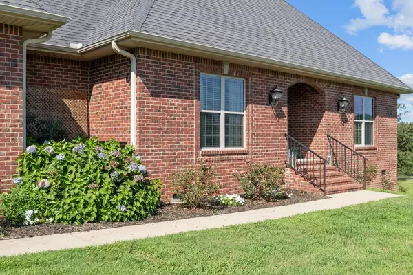 White Bluff, TN 37187,1435 Petty Rd