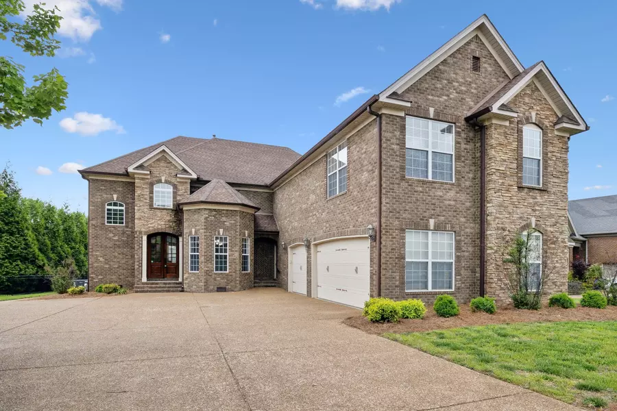 132 Thornwood Pl, Hendersonville, TN 37075