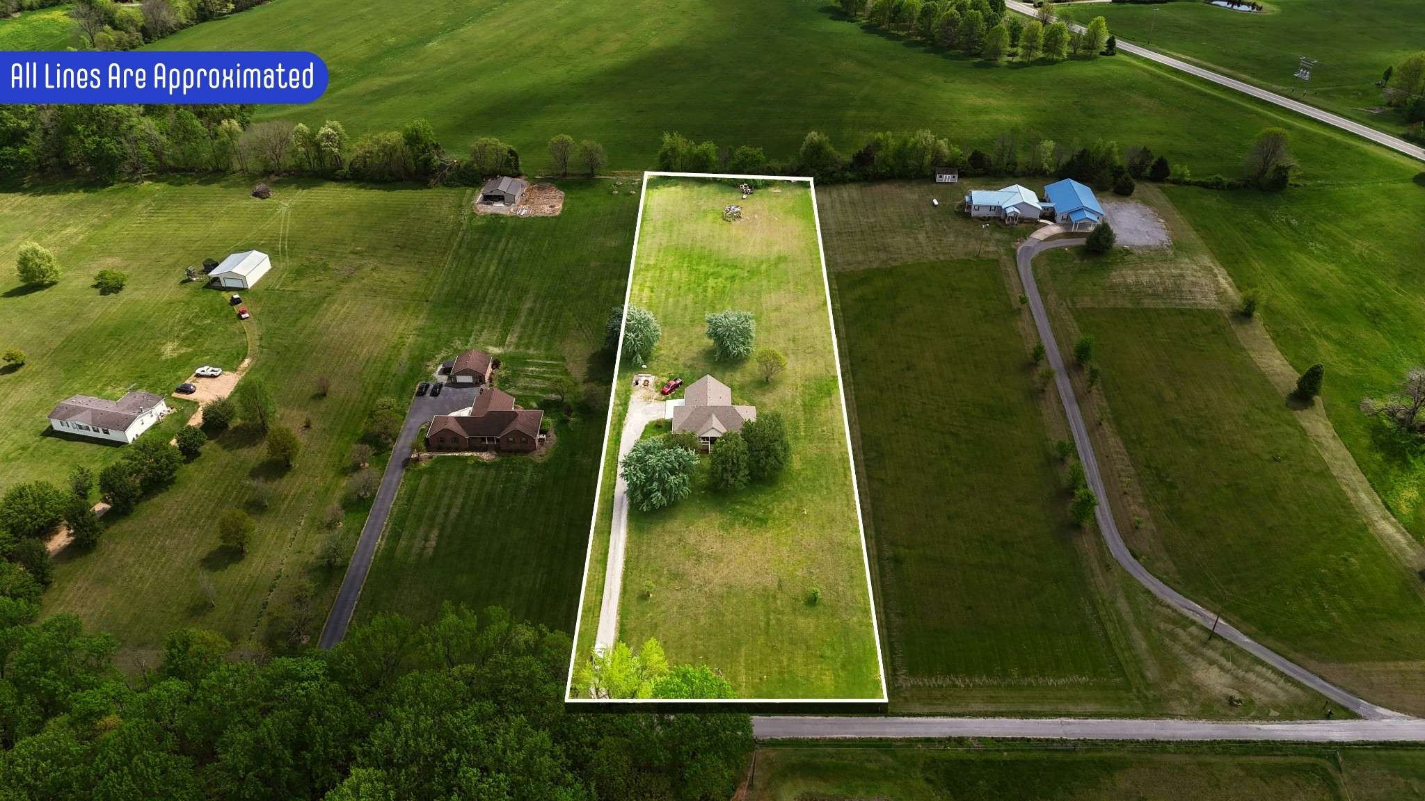 172 Landrum Ln, Lafayette, TN 37083