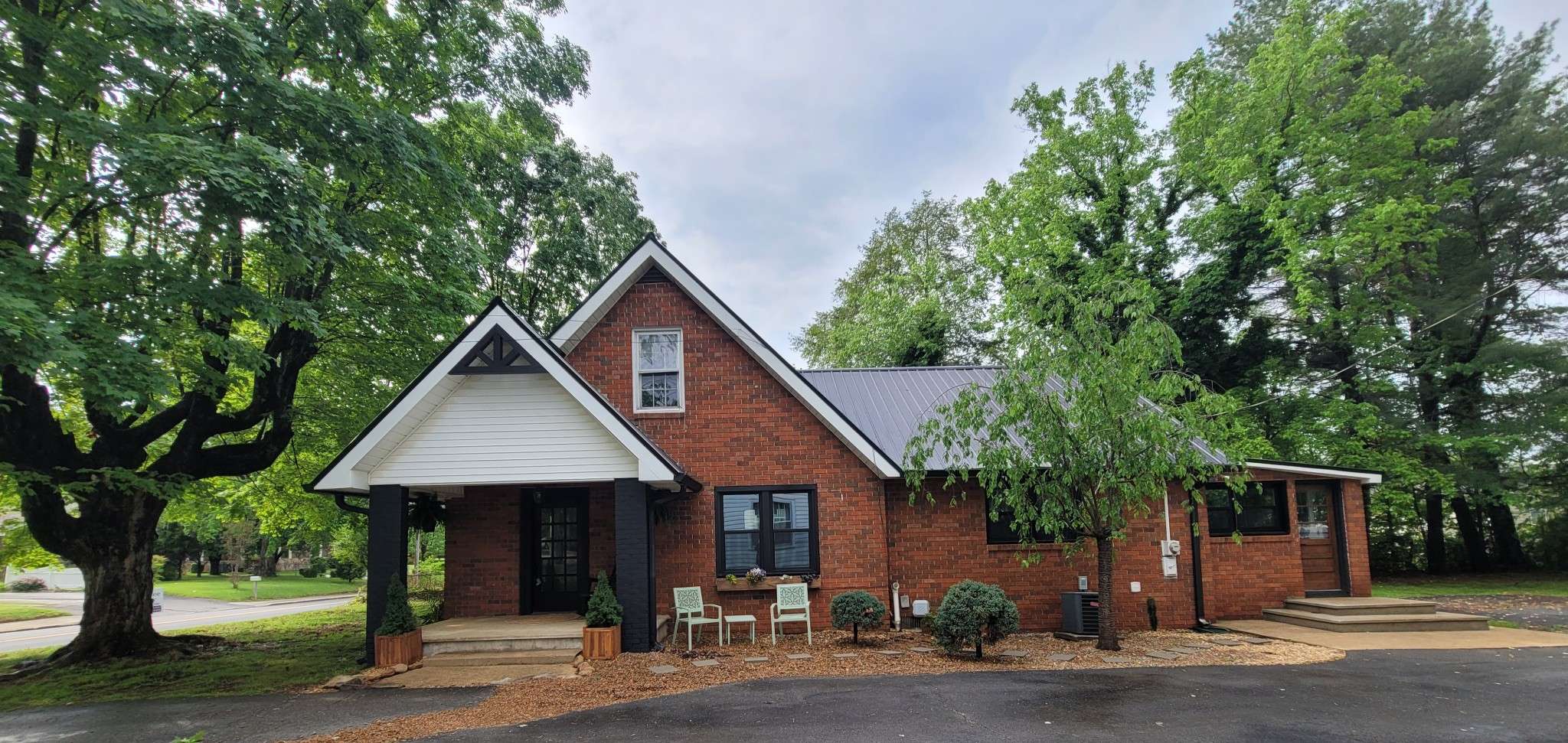 Winchester, TN 37398,906 N High St