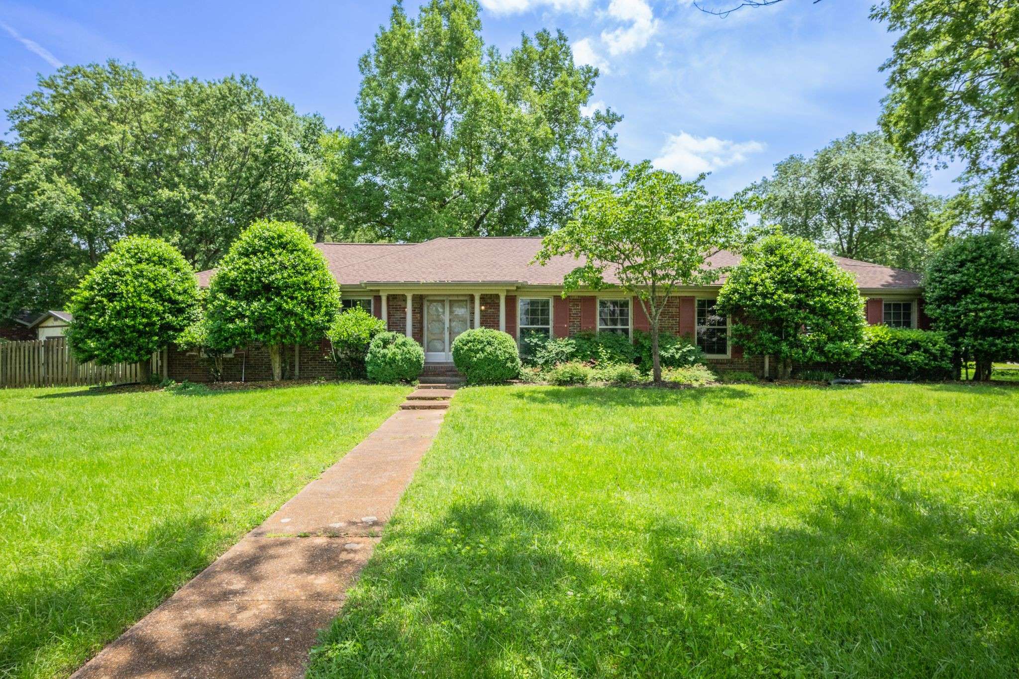 717 Myhr Dr, Nashville, TN 37221