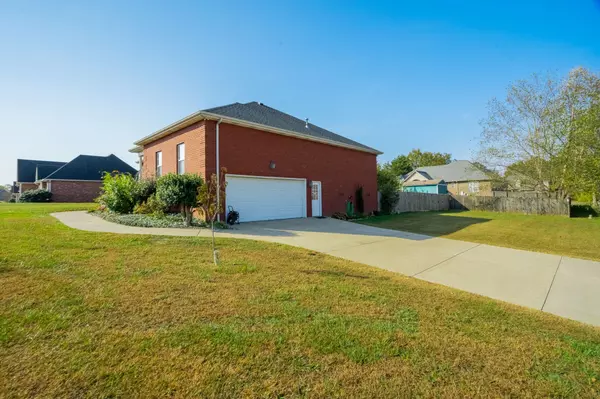 Greenbrier, TN 37073,1032 Graceland Way