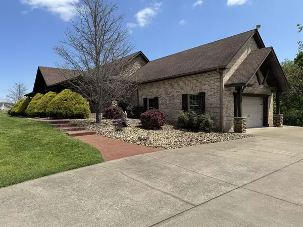 375 Autumn Ridge Ln, Lafayette, TN 37083