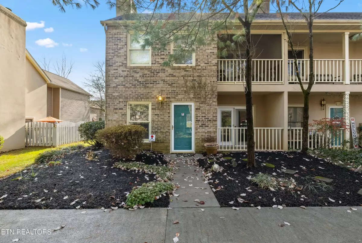 Knoxville, TN 37923,8611 Old Carriage Court