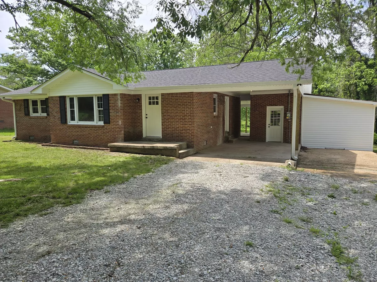 Parsons, TN 38363,559 Oakville Cir