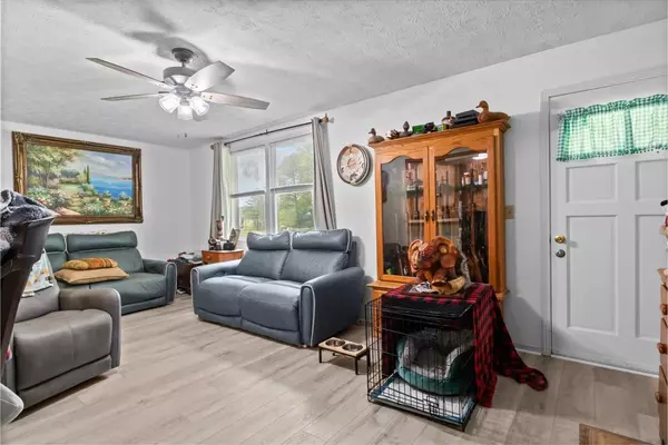 Camden, TN 38320,4135 Highway 70 #E