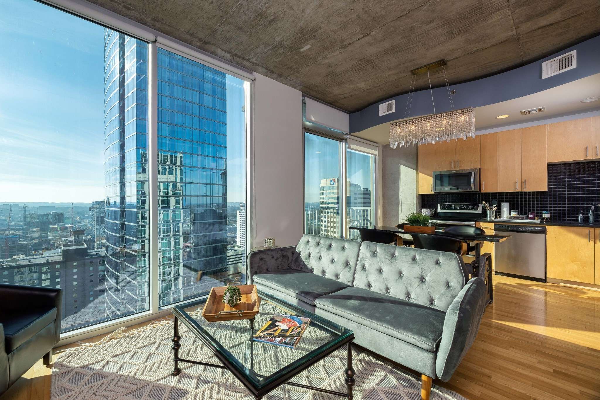415 Church St #2810, Nashville, TN 37219