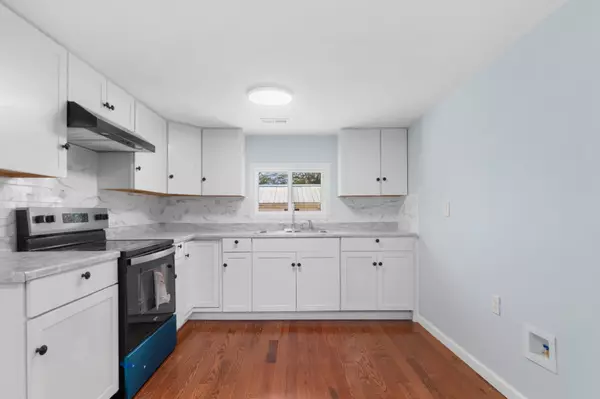 408 W McGlothlin St, Portland, TN 37148