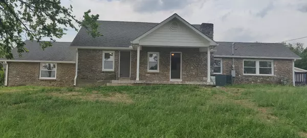 670 W Main St #W, Hendersonville, TN 37075
