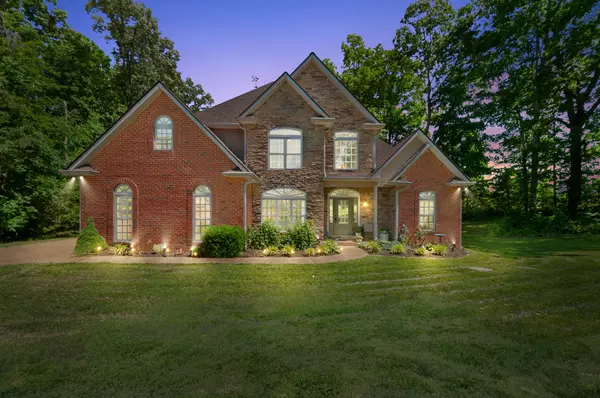 990 Iron Hill Rd, Burns, TN 37029