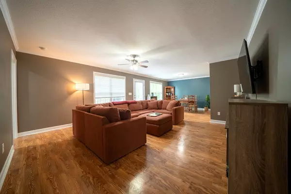 Pulaski, TN 38478,215 Desperado Ave