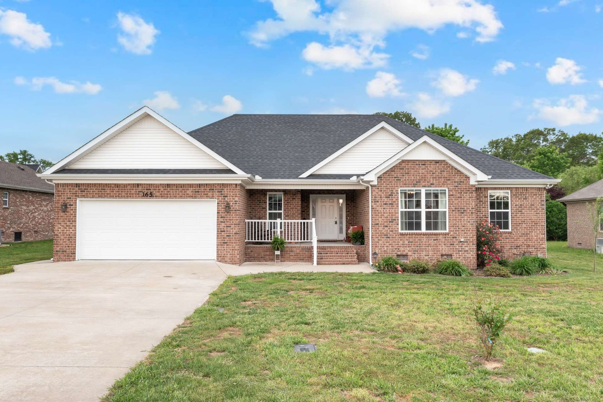 165 Daffodil Dr, Tullahoma, TN 37388