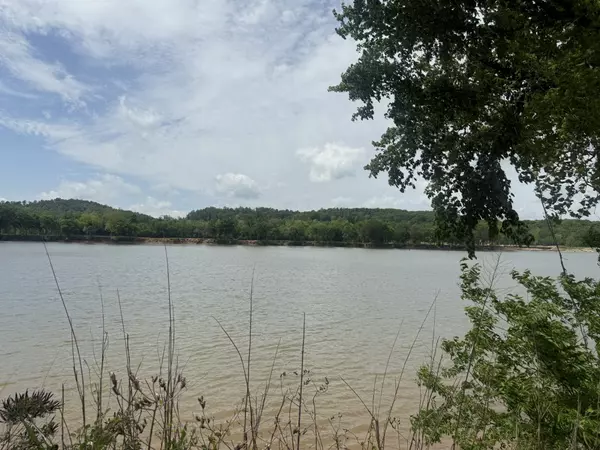 Clifton, TN 38425,167 Hardin Bottom River Rd