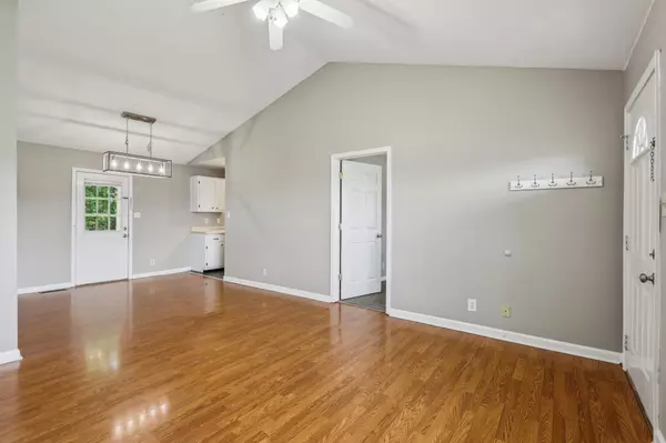 Oak Grove, KY 42262,157 Oak Tree Dr