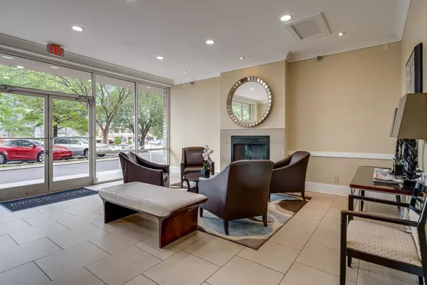 Nashville, TN 37203,3415 West End Ave #303