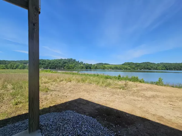 Clifton, TN 38425,2475 Hardin Bottom River Rd