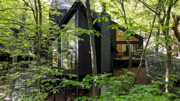 Lookout Mountain, TN 37350,314 Fairy Trail