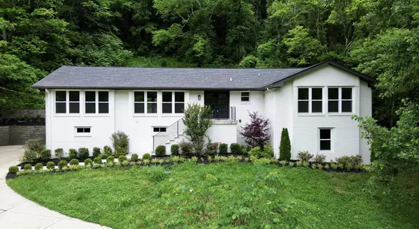 2711 Hillsboro Rd, Brentwood, TN 37027