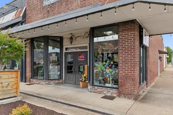 Hohenwald, TN 38462,11 W Main St