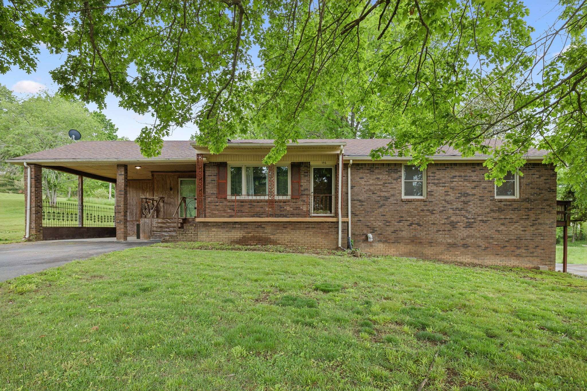 148 Maple St, Gordonsville, TN 38563